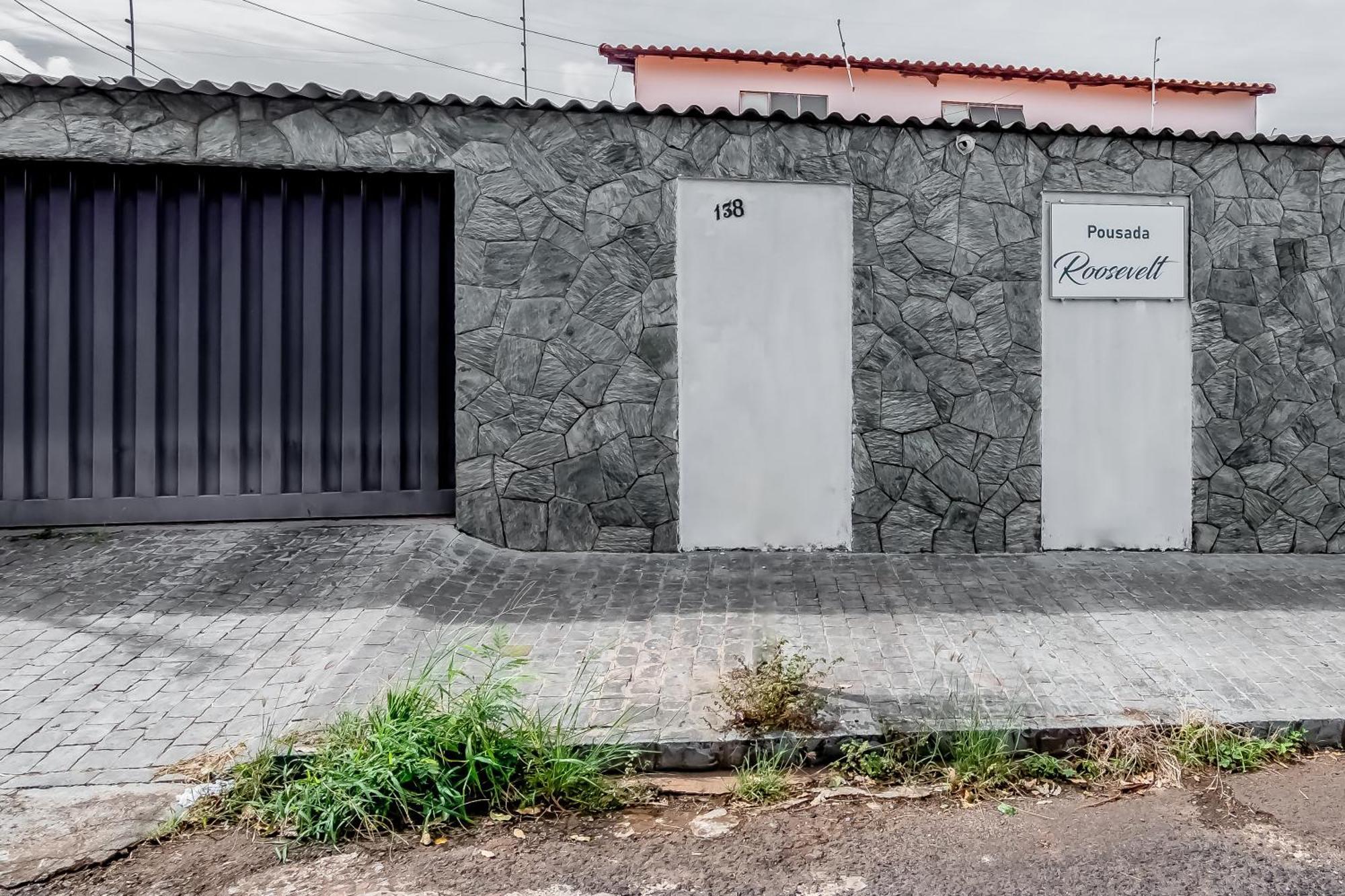 Hotel Pousada Roosevelt Quarto 03 - Pousada Central Prox Rodoviaria E Dist Industrial Uberlândia Exterior foto